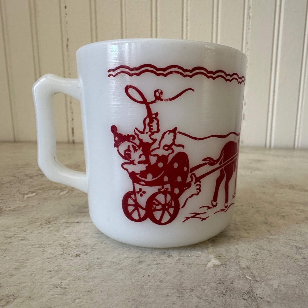 Vintage Hazel Atlas Child’s Milk Glass Mug Cup EUC Red Circus Clowns Animals 50s